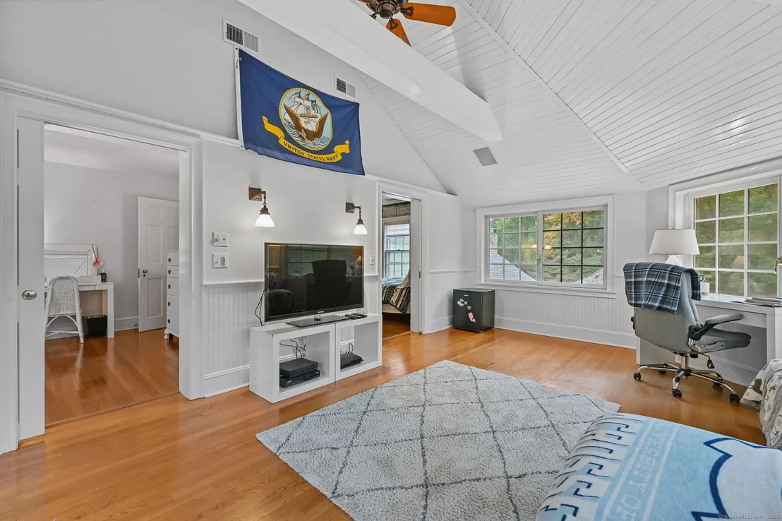 Photo of 330 Ridgefield Road