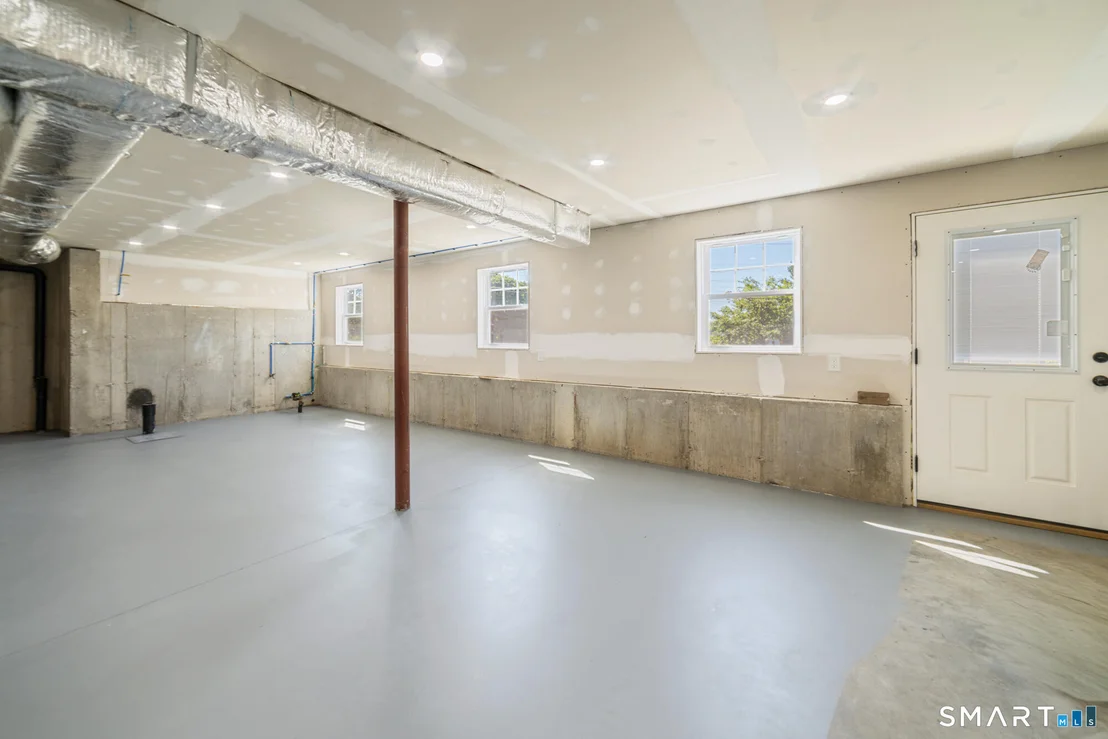 Photo of 85 Vanderbilt Road