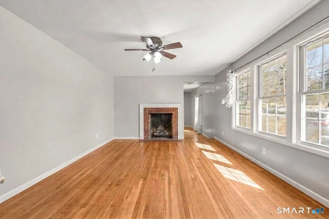 Photo of 10 Karen Boulevard