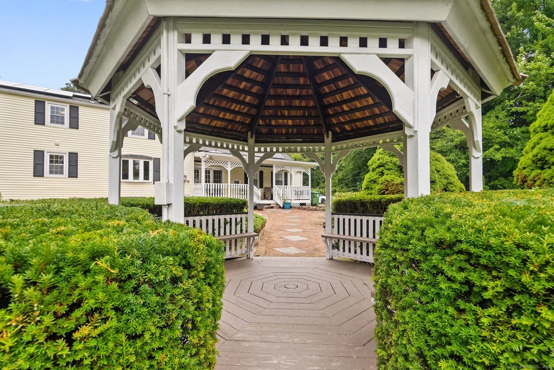 Photo of 297 Pinehurst Road