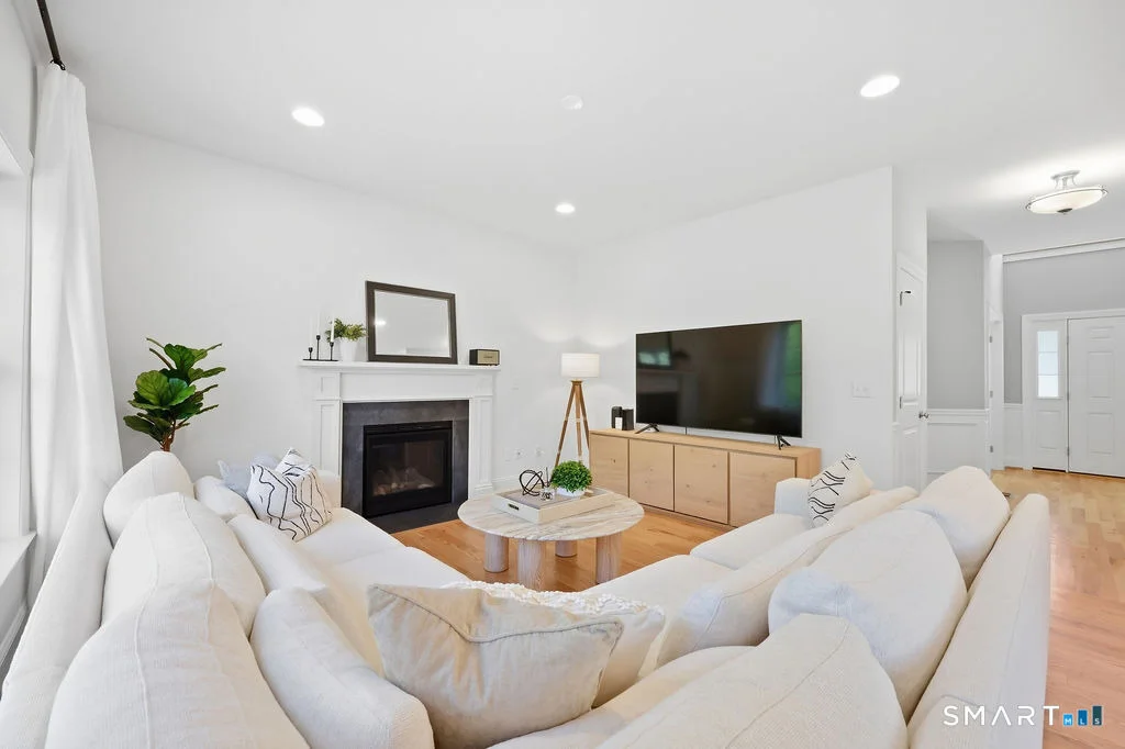 Photo of 21 Wolf Hill Road