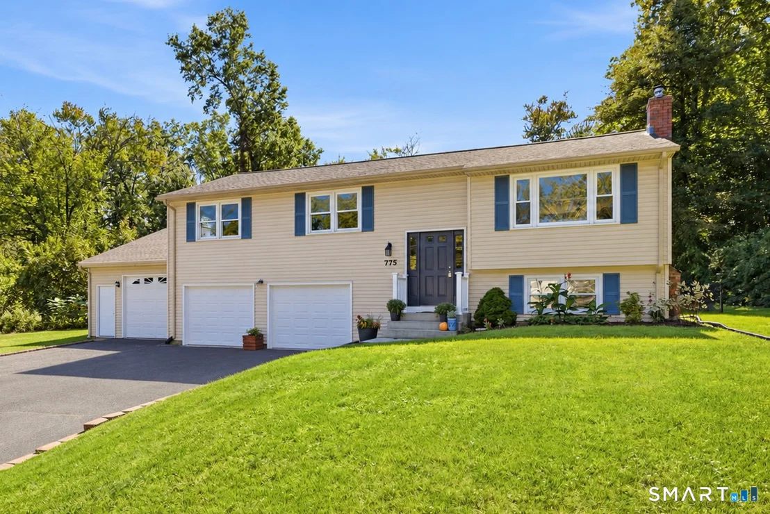 Photo of 775 Overhill Drive