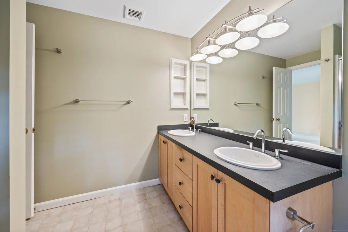 Photo of 1167 Marion Road