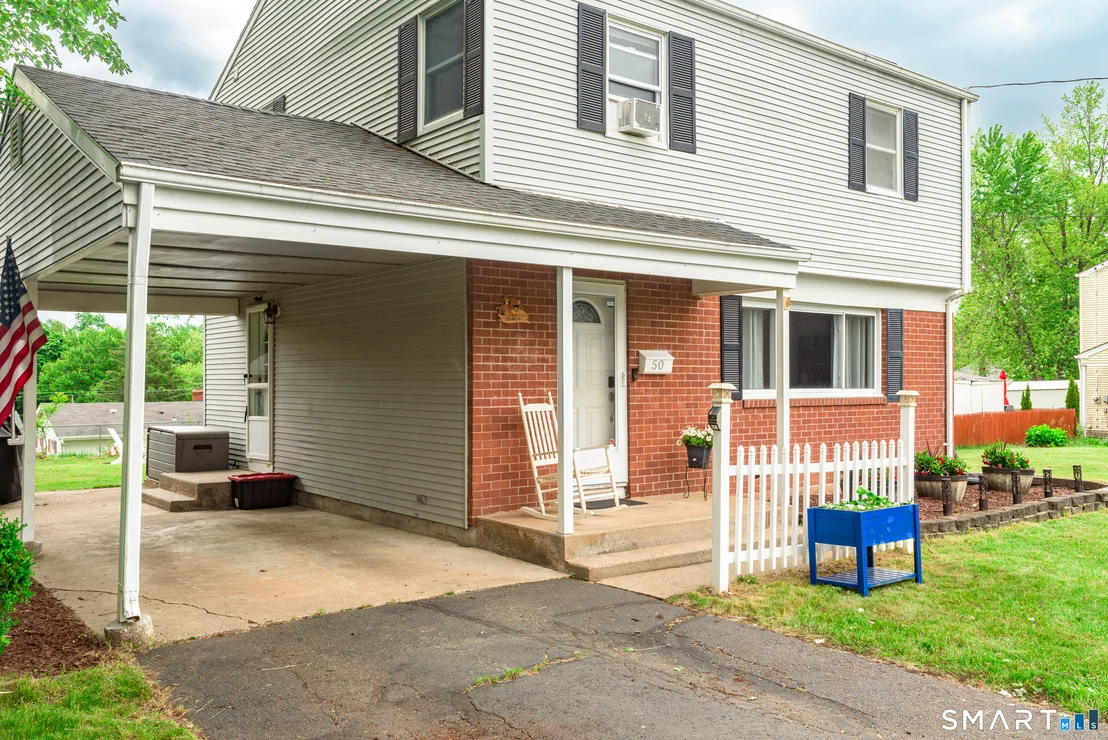 Photo of 50 Putnam Lane