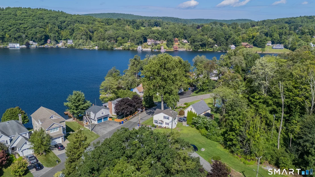 Photo of 325 Wakefield Boulevard