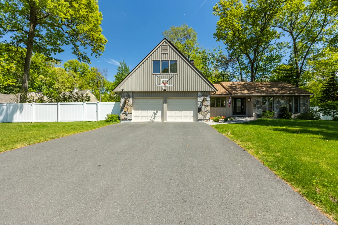 Photo of 96 Stonefield Trail