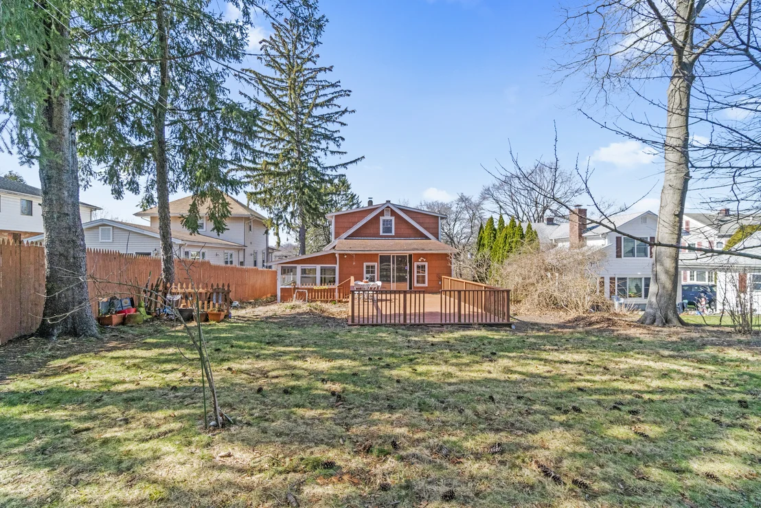 Photo of 143 Highview Avenue
