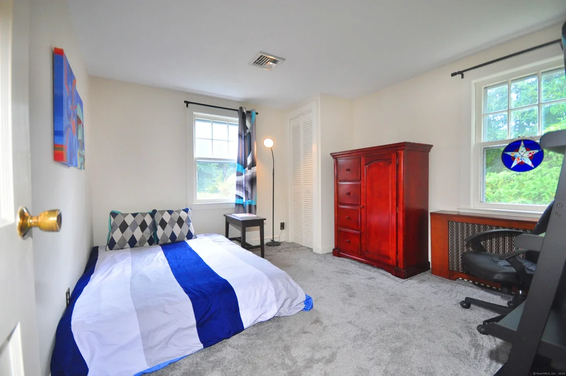 Photo of 6 Spring Glen Drive