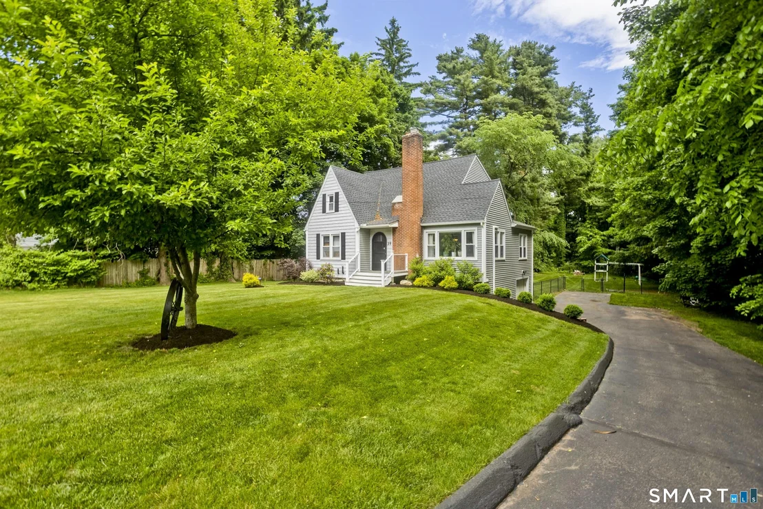 Photo of 39 Highland Avenue