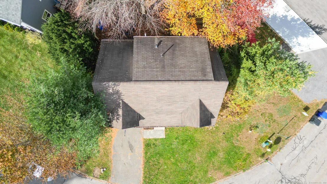 Photo of 225 White Oak Way