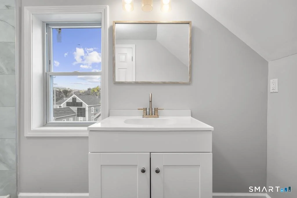 Photo of 6 Lee Avenue