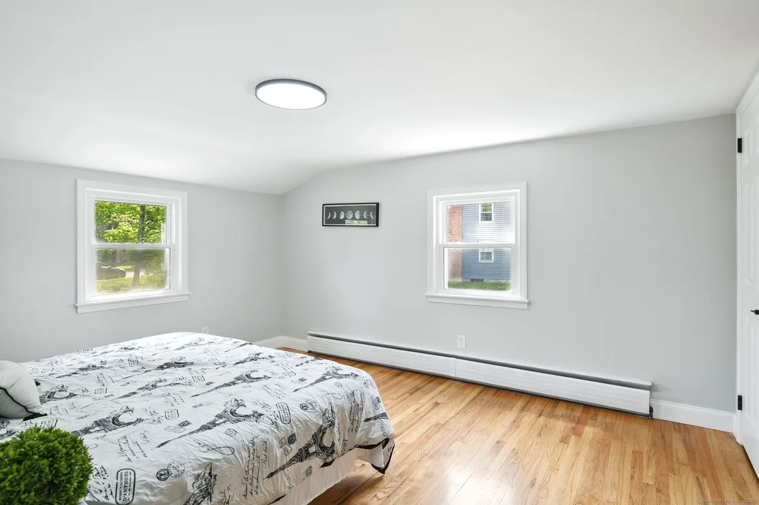 Photo of 843 Overhill Drive