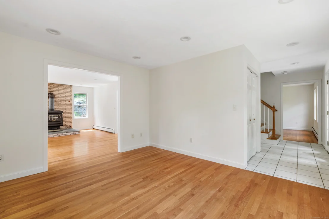 Photo of 341 Quaddick Road