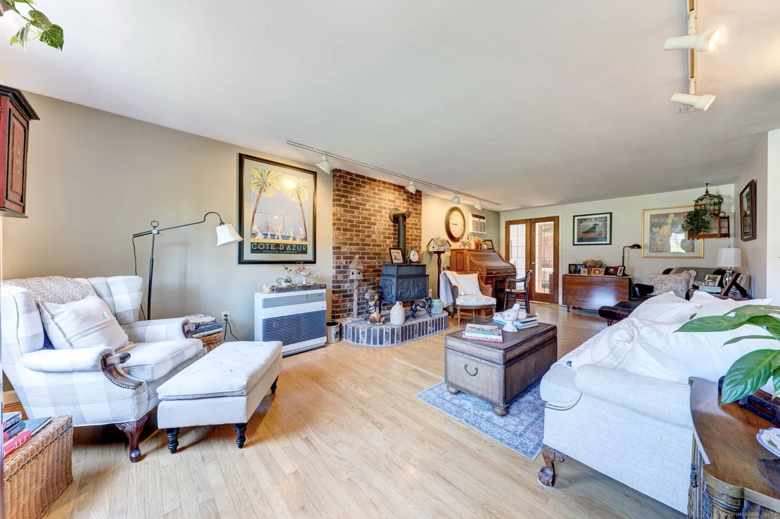 Photo of 345 Gehring Road