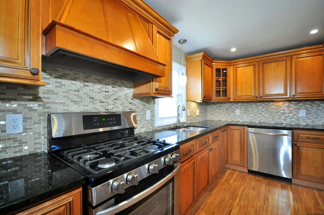 Photo of 605 Palisado Avenue