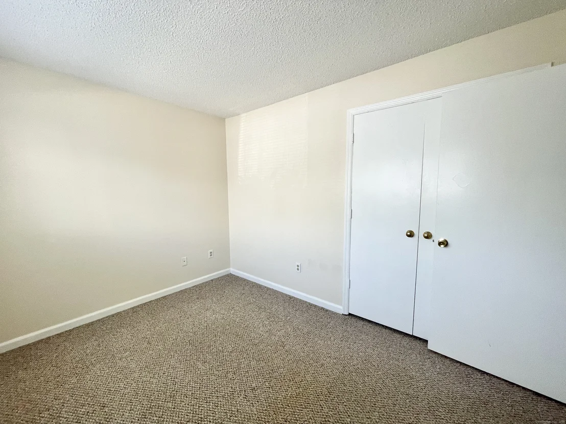 Photo of Unit 34D at 925 Oronoke Road