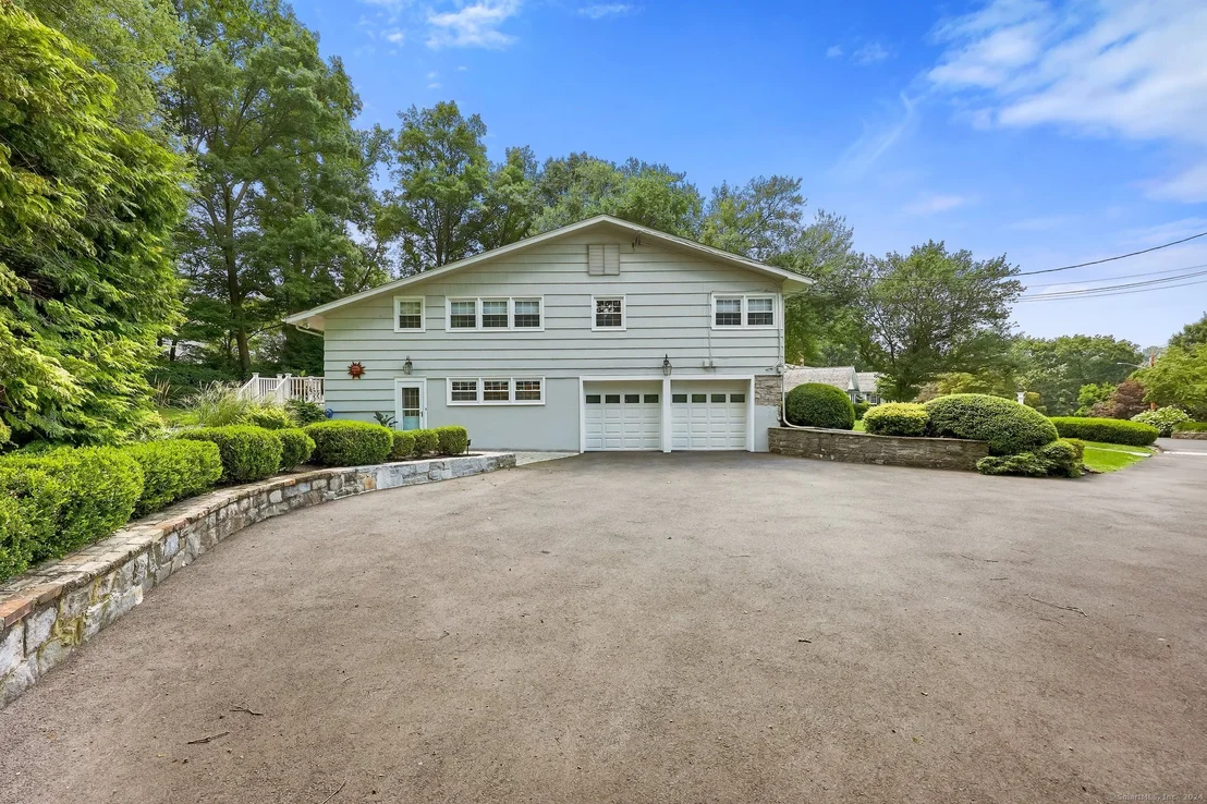 Photo of 109 Meadowcrest Drive
