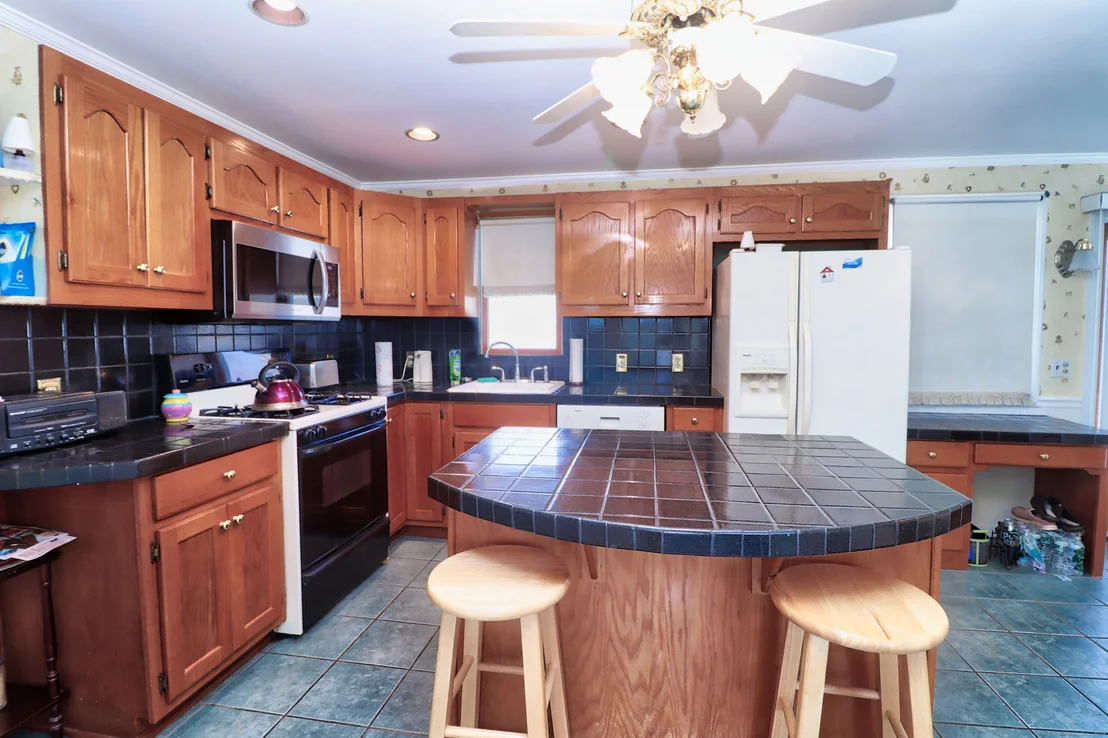 Photo of 237 Bradford Road