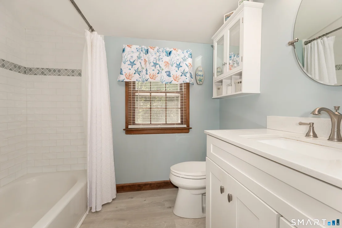 Photo of 81 White Oak Drive