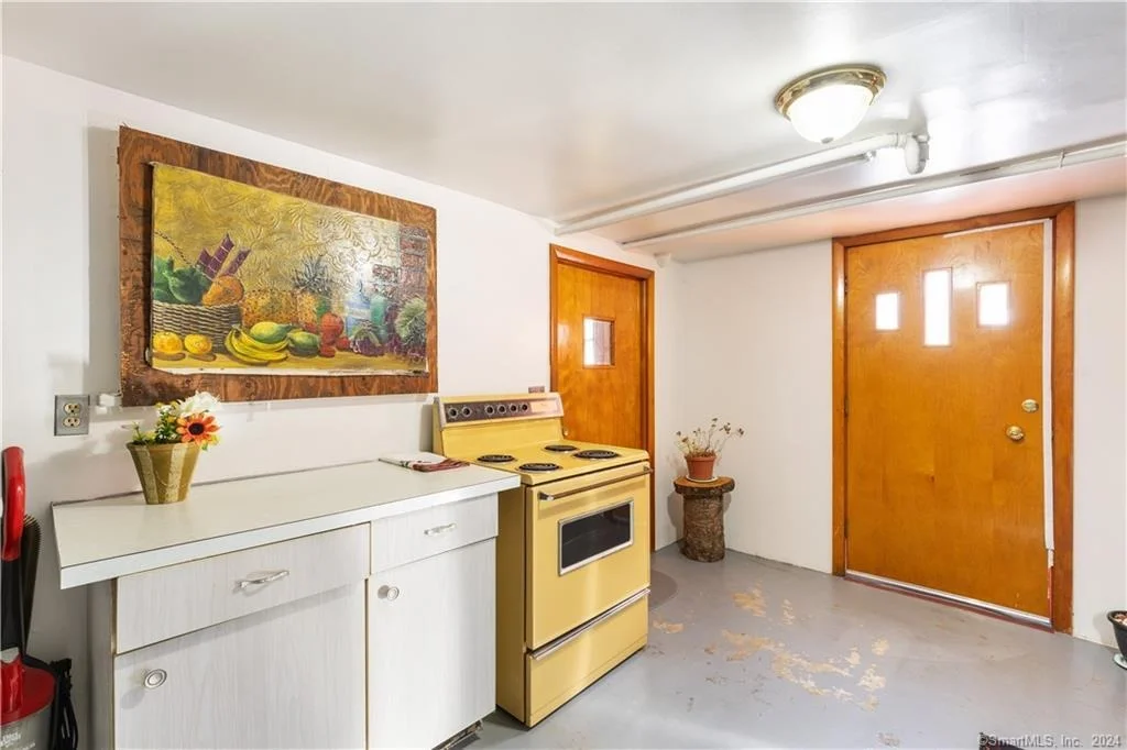 Photo of 498 Scott Road