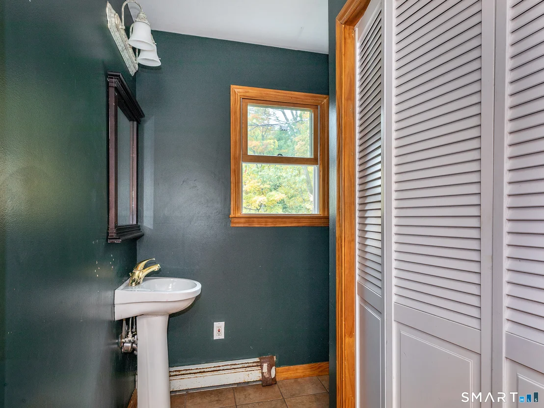 Photo of 28 Curtiss Hill Road