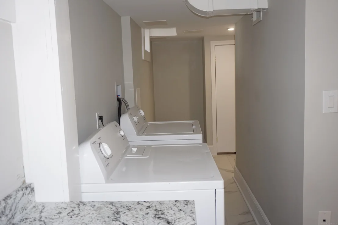 Photo of 87 Rosen Avenue