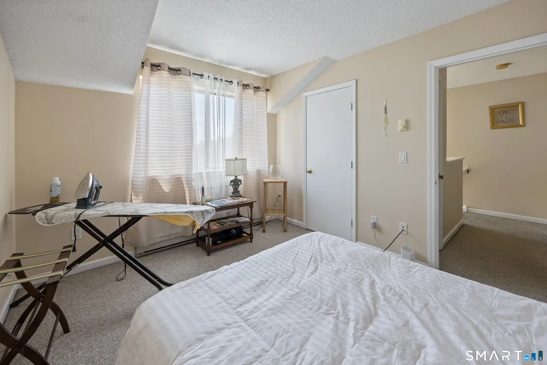 Photo of Unit 27F at 925 Oronoke Road
