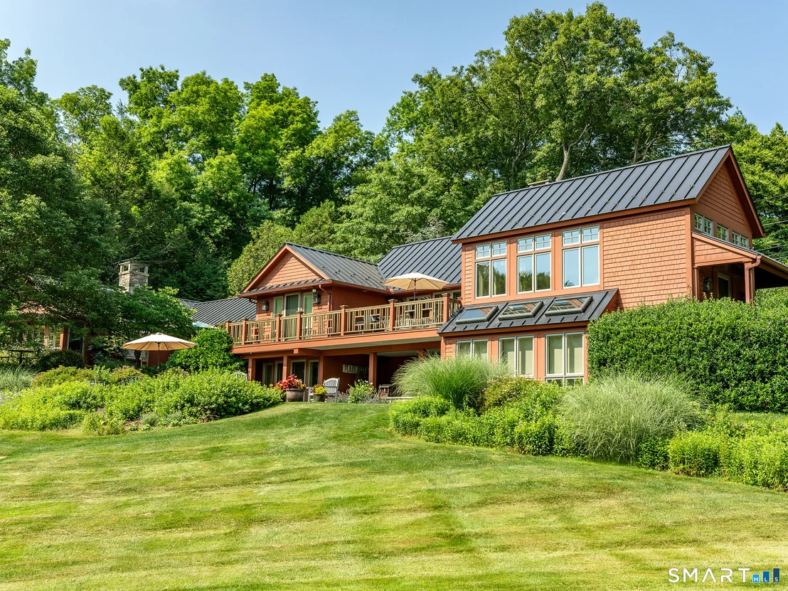 Photo of 35 Schoolhouse Road