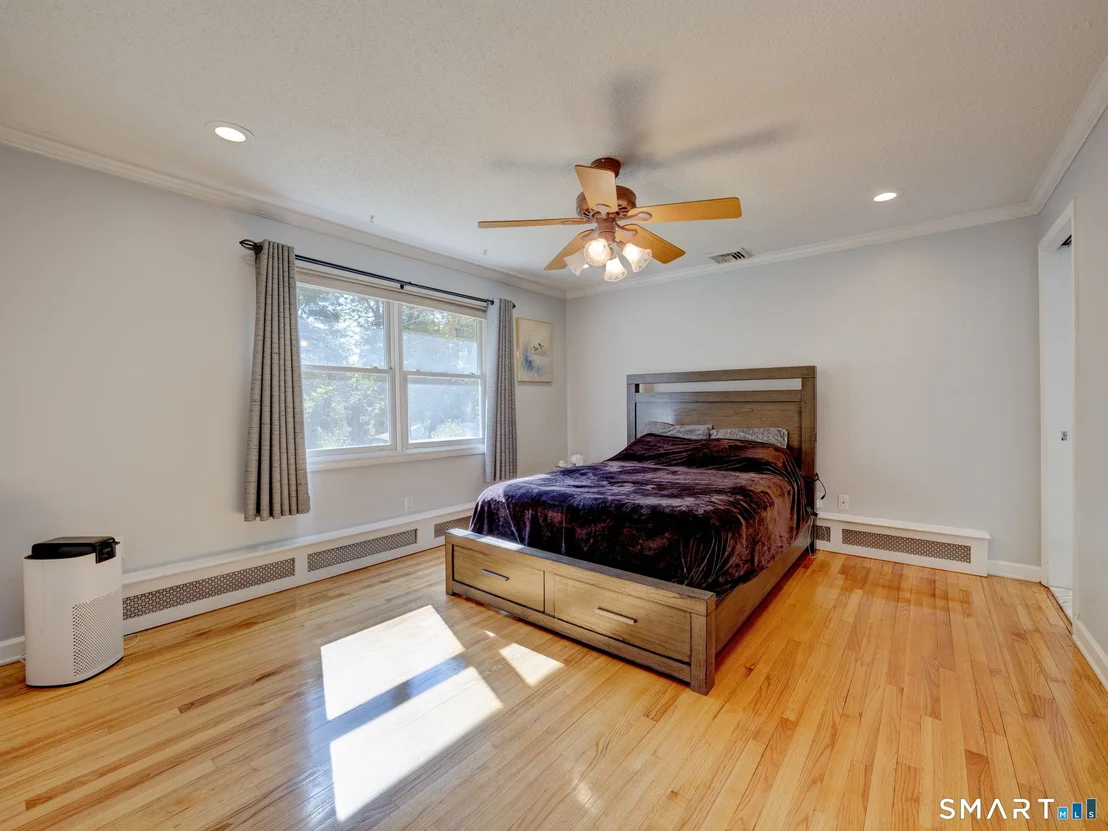 Photo of 887 Spindle Hill Road