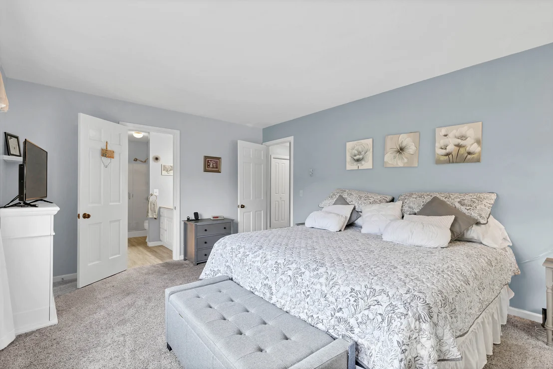 Photo of Unit APT9B at 91 Riverview Road