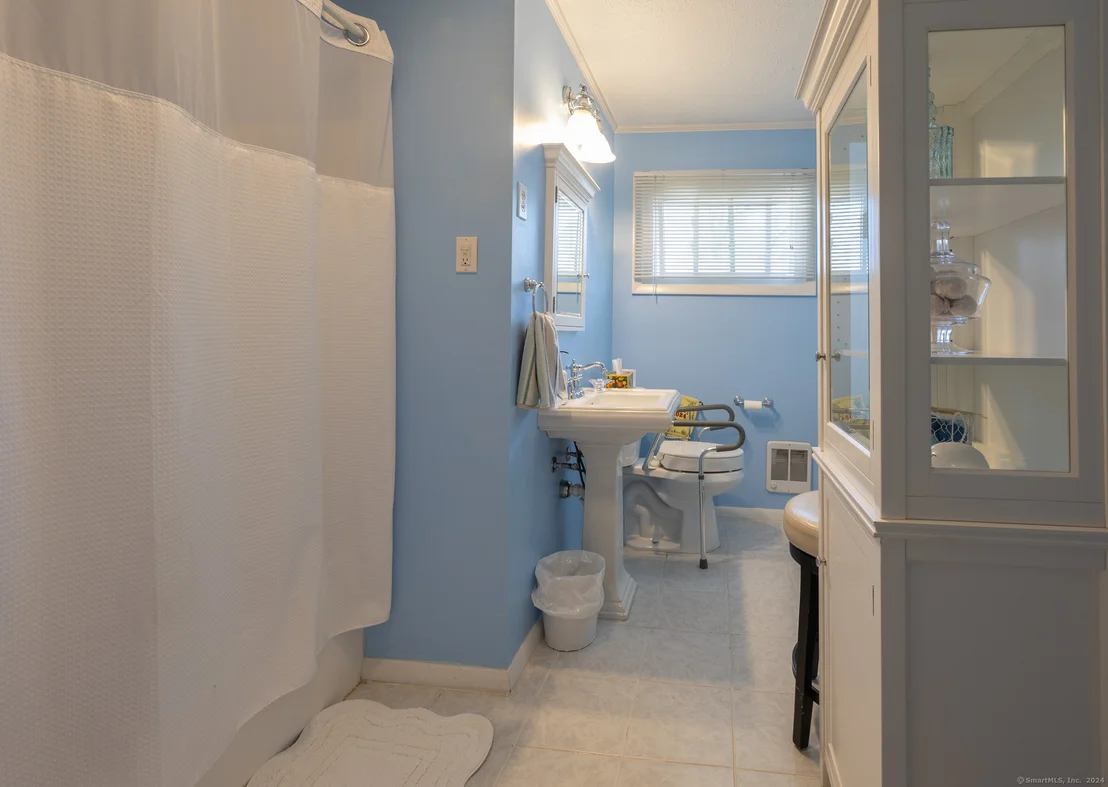 Photo of 466 Juniper Lane