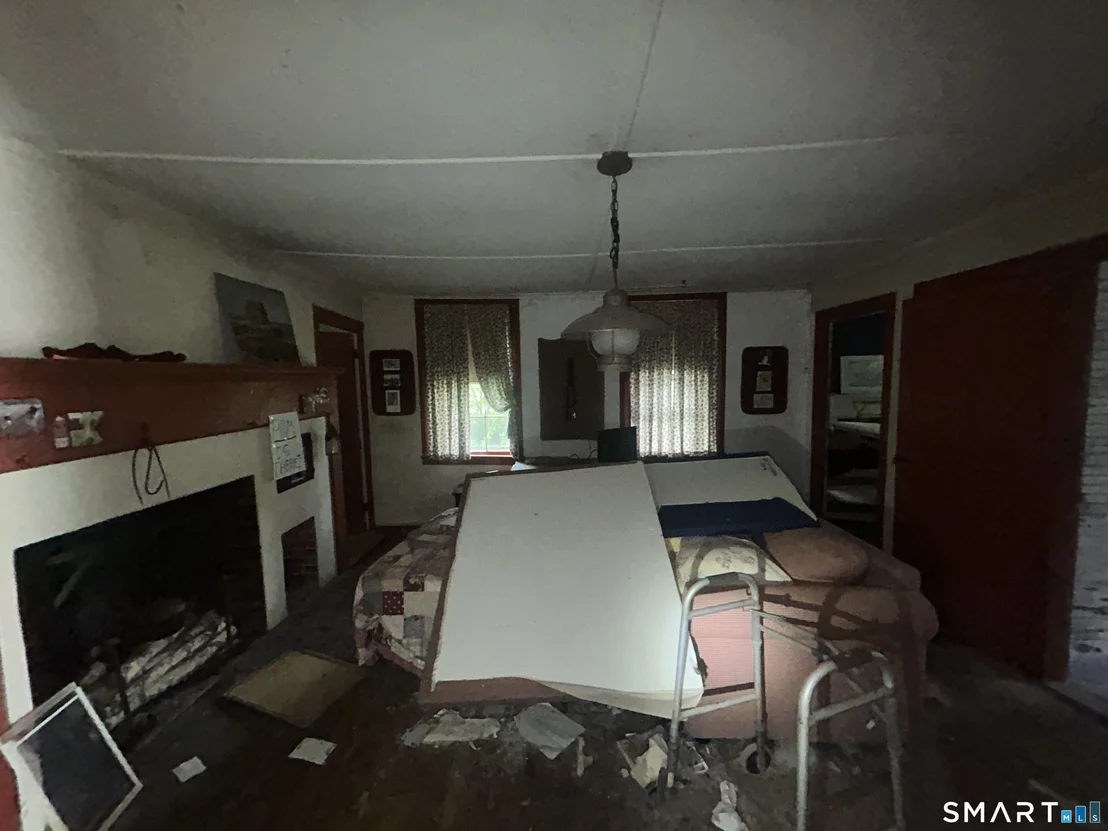 Photo of 433 Simsbury Road