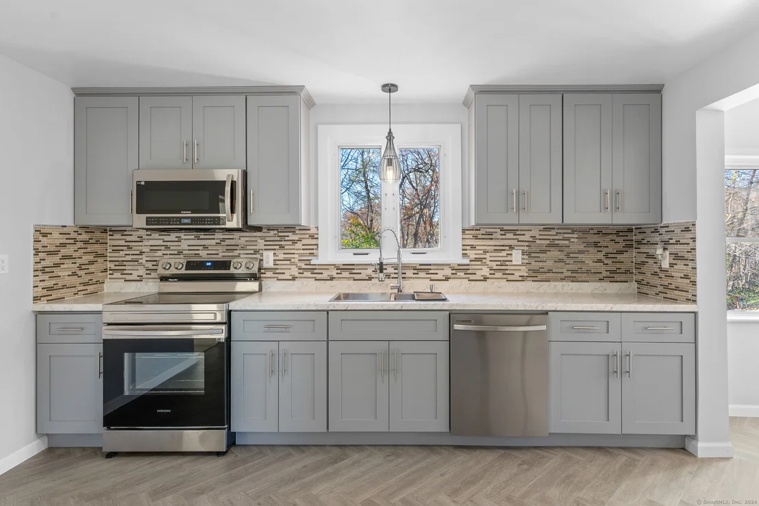Photo of 526 Candee Road