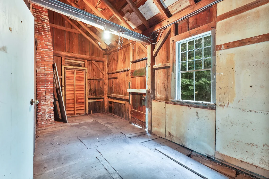 Photo of 657 Colebrook Road