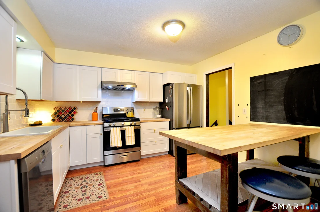 Photo of 121 Wedgewood Drive