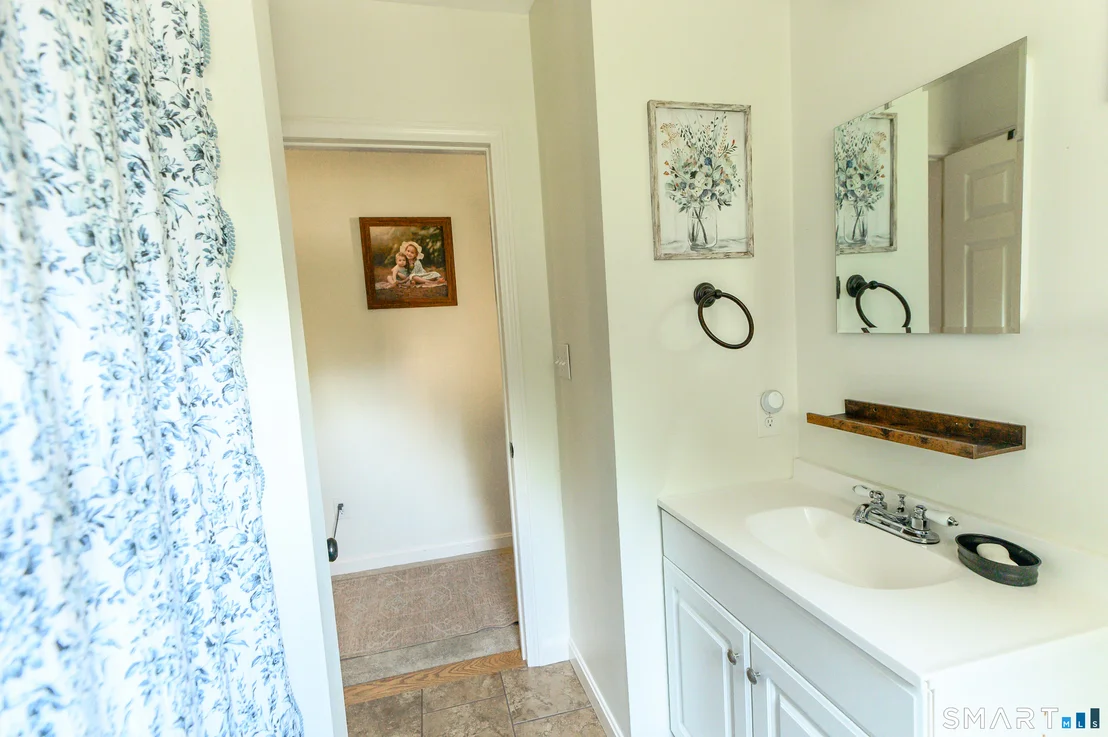Photo of 847 Sterling Road