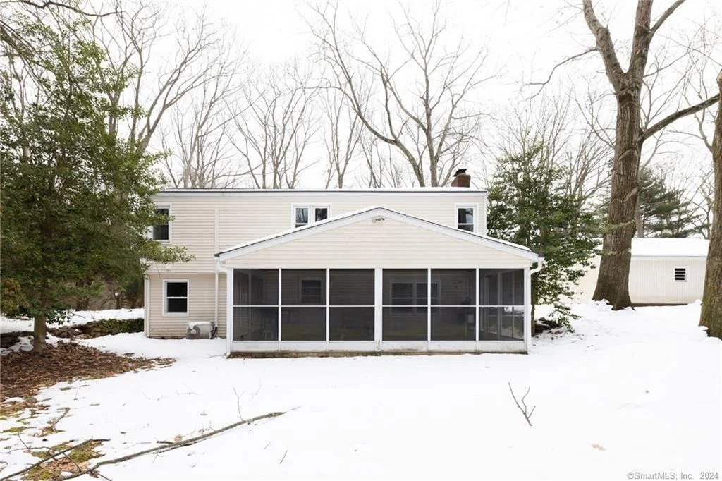 Photo of 2620 Downes Road