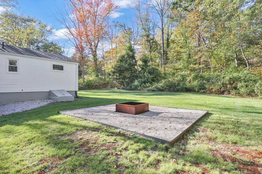 Photo of 527 Merrow Road