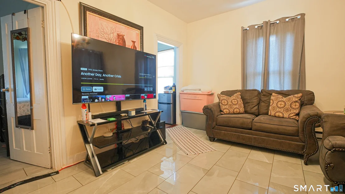 Photo of 46 Deforest Avenue