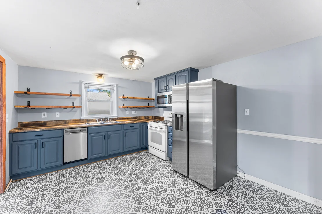 Photo of 165 Giddings Avenue