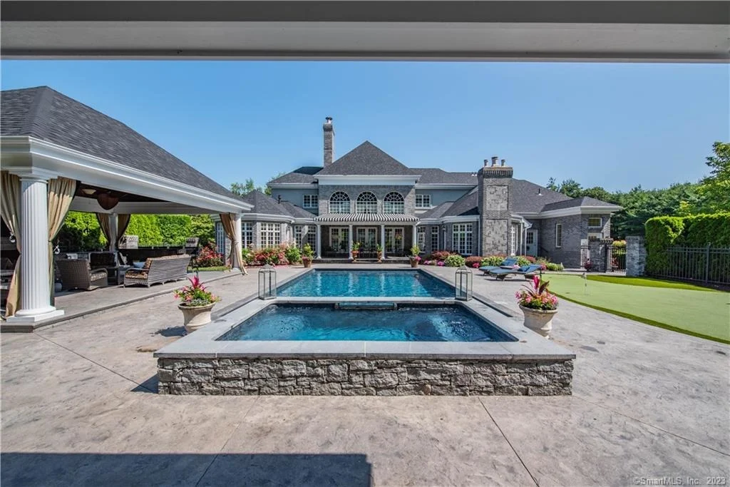 Photo of 40 Winthrop Drive