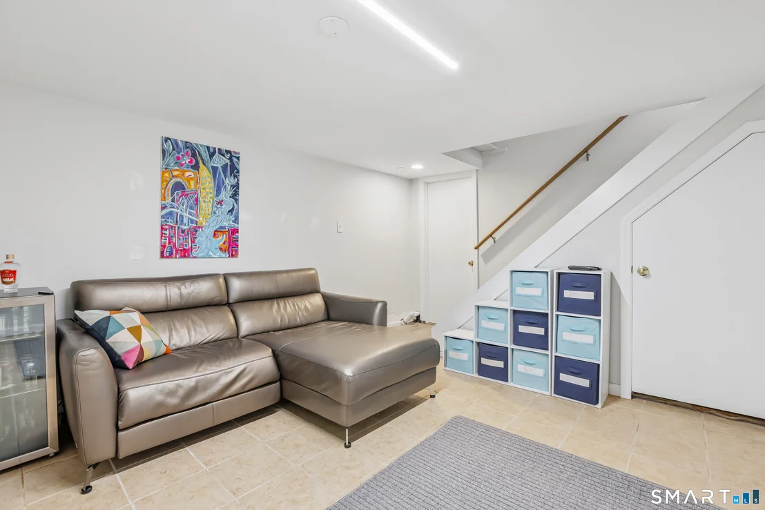 Photo of 145 West Avenue