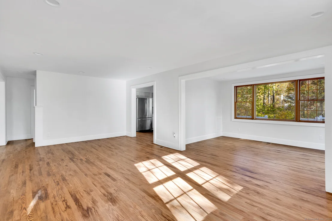 Photo of 31 Cedarhurst Lane