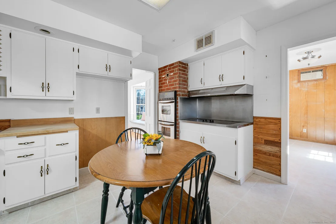 Photo of 341 Greenwoods Road