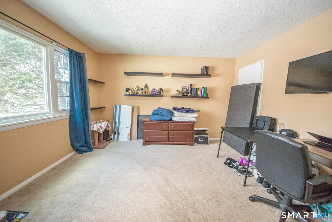 Photo of Unit F at 4 Georgetown Drive