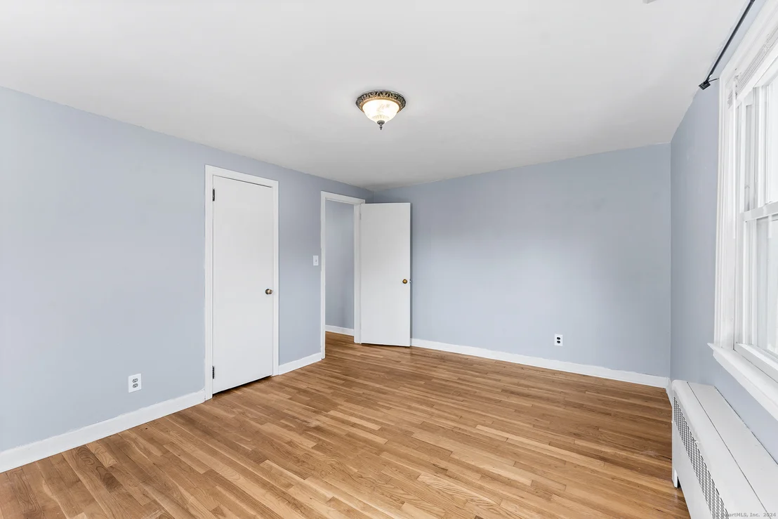 Photo of 165 Giddings Avenue