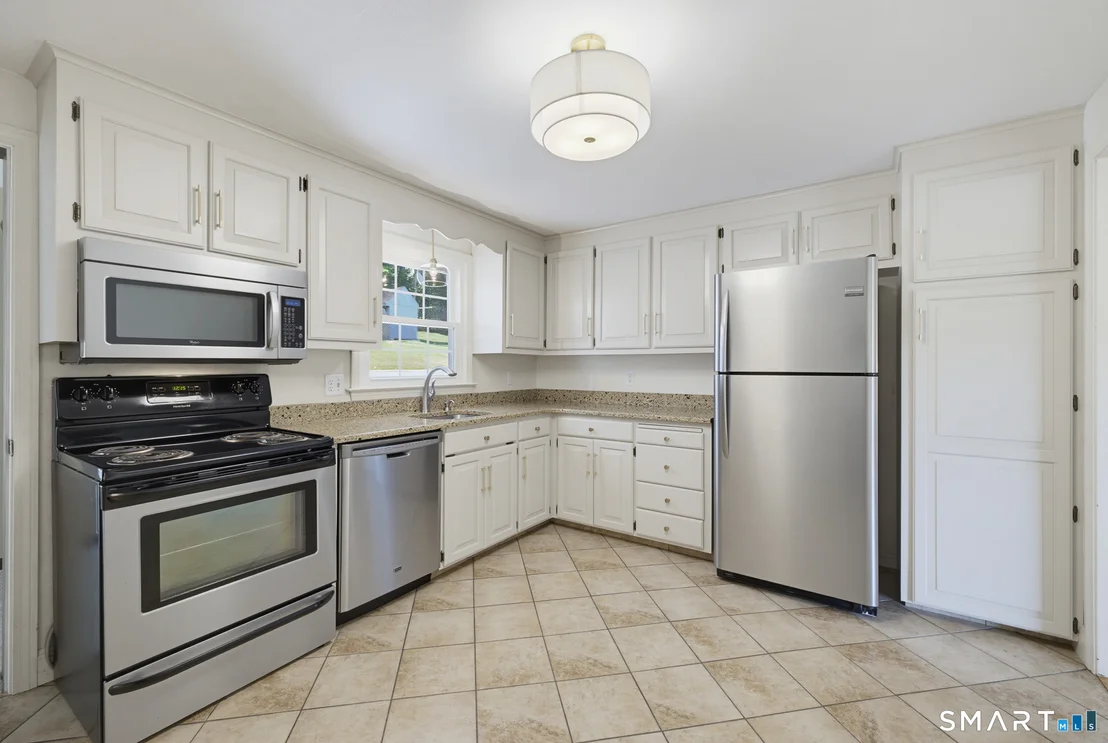 Photo of 17 Riverside Drive