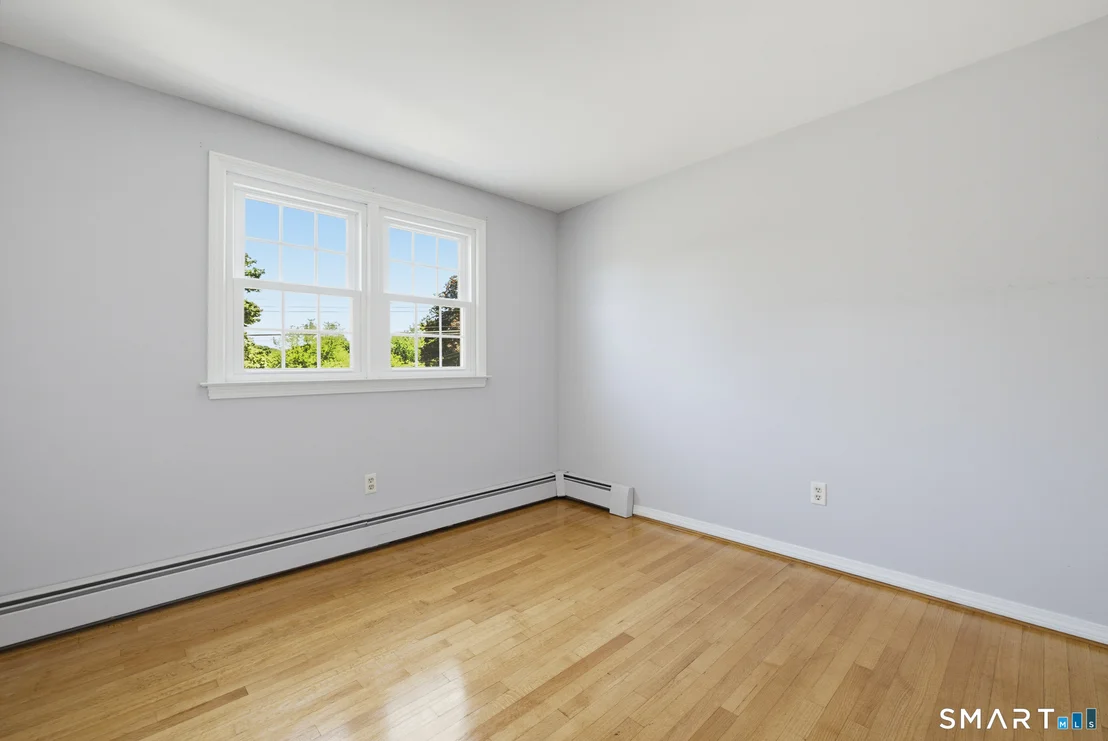 Photo of 17 Riverside Drive