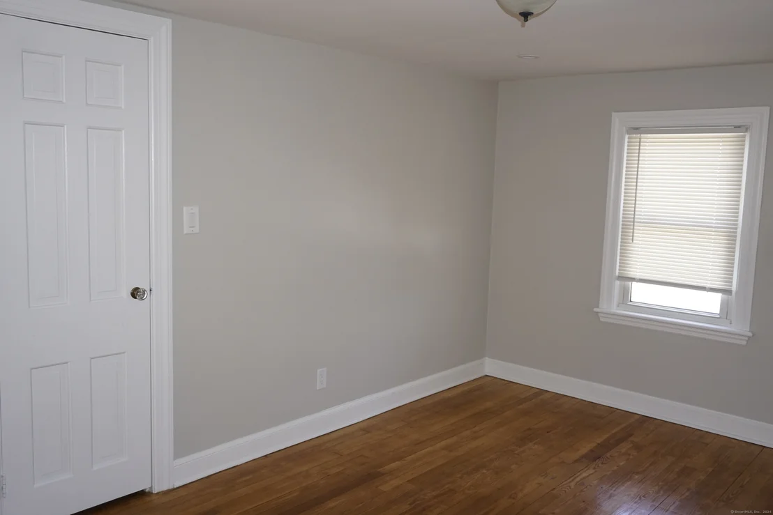 Photo of 87 Rosen Avenue