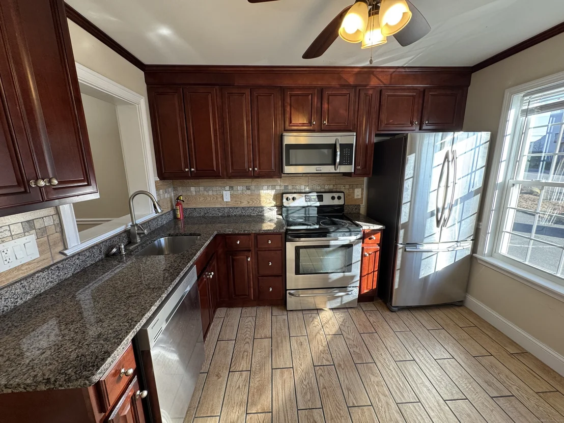 Photo of Unit APT3 at 10 Taft Point